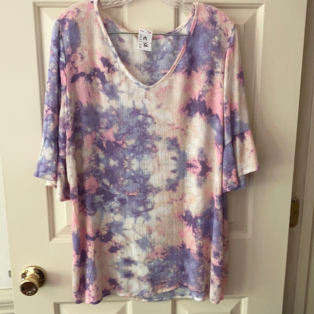 Women’s tie dye BiBi top size Medium NWT Boutique